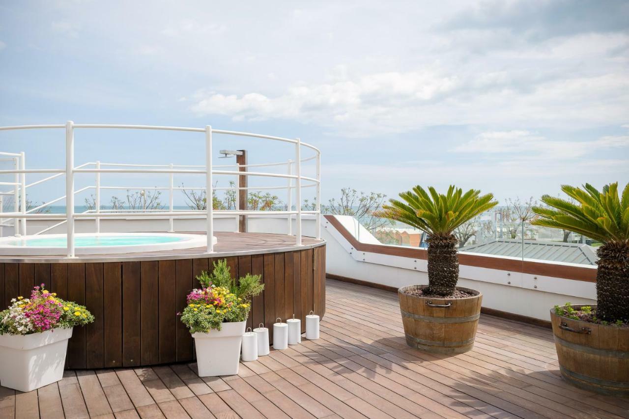 T-Suite Hotel Riccione Eksteriør bilde